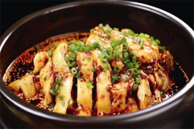 四口药膳鸡